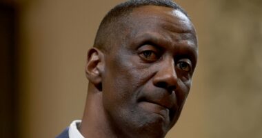 Oakland police chief who pushed for safety quits after just 18 months