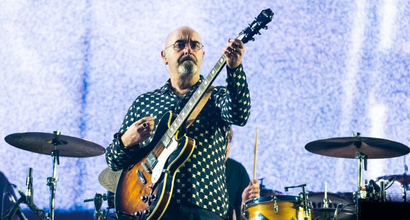 Oasis legend Paul 'Bonehead' Arthurs is diagnosed with prostate cancer