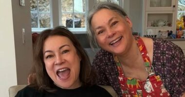 Oscar-nominated 80s star who walked away from Hollywood resurfaces in rare snap with horror icon sister