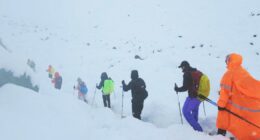 Over 200 hikers still stranded as blizzard hits Mount Everest