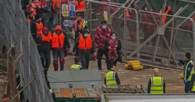 Over 500 migrants arrive in Dover on small boats in just one day