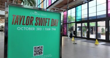 Oviedo Mall hosts ‘Taylor Swift Day’ to celebrate album release