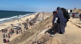 Palestinians Begin Return Home As Ceasefire Takes Effect