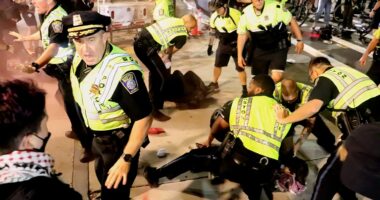 Pro-Palestinian agitators attack police as riot erupts in Dem-run city, officials say