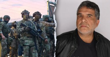 Professor advocates doxxing ICE agents, impeding operations in social posts
