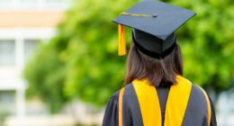 Record low number of grads from top unis start paying back loans