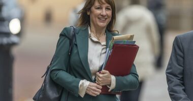 Reeves 'is in discussions about breaking Labour's manifesto pledge'