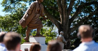 Rosa Parks and Helen Keller statues unveiled at the Alabama Capitol