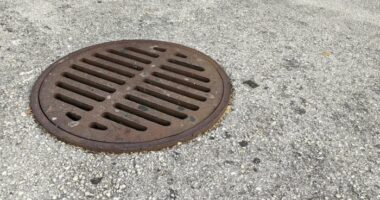 Sewage leak prompts lane closure in Melbourne