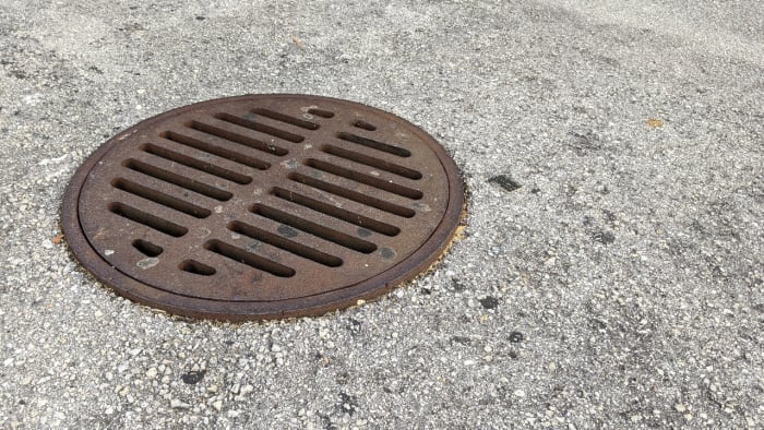 Sewage leak prompts lane closure in Melbourne