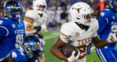 Shipley kicks 45-yard FG in OT to lift No. 21 Texas to 16-13 win at Kentucky