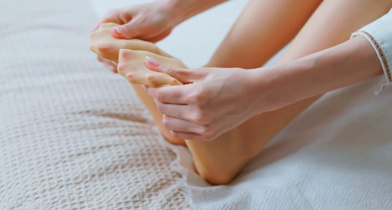Sleep better in winter without turning up the heat with simple hands and feet remedy