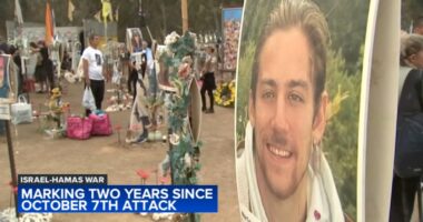 Supporters of Israel, Palestinians hope for Gaza peace talks progress, return of Hamas hostages 2 years after October 7th attack