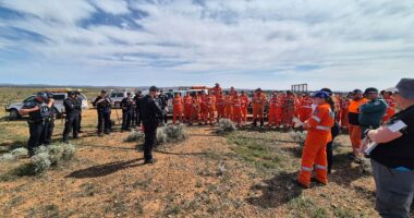 Survival expert gives hope to family of boy missing in the Outback