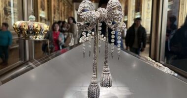 Suspects arrested over theft of crown jewels from Paris' Louvre museum