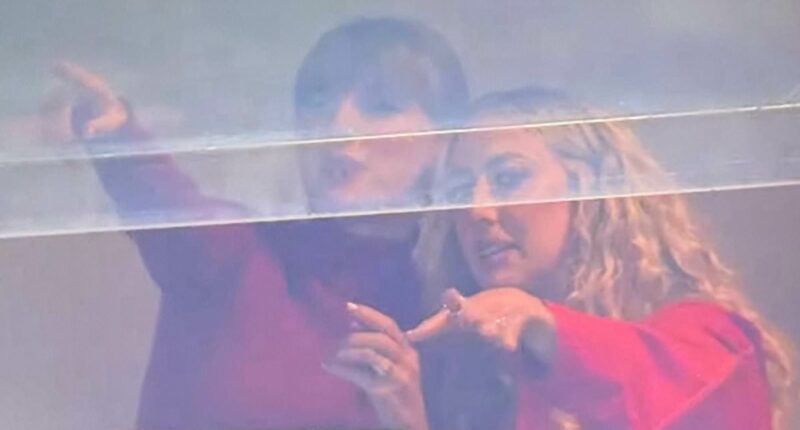 Taylor Swift sneaks into another Chiefs game to watch Travis Kelce