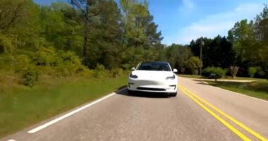 Tool helps determine how much money you can save by driving an electric vehicle