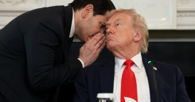 Trump announces Gaza peace deal as Israel and Hamas sign off