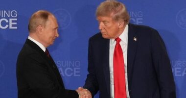 Trump announces meeting with Putin after lengthy phone call