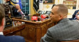Trump leaks damning photo of Democrats after he offered them gifts