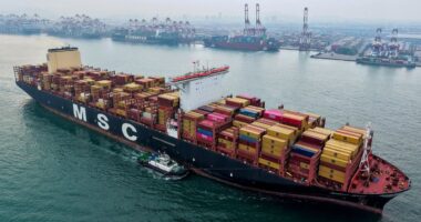 Trump threatens China with new tariffs and 'countermeasures'