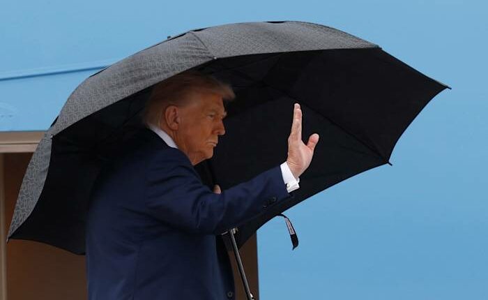 Trump warns Russia he may send Ukraine long-range Tomahawks if Moscow doesn't settle war soon