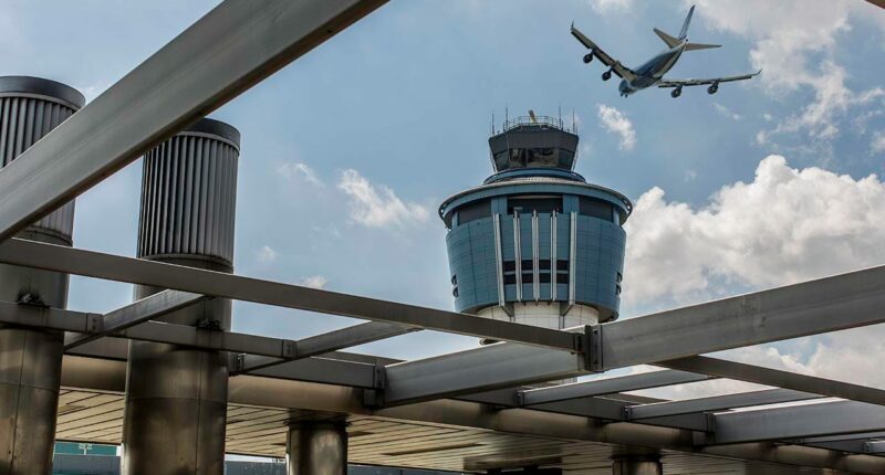 Two Delta regional jets collide on taxiway at LaGuardia Airport; 1 injured