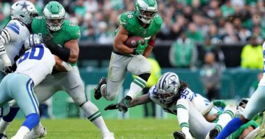 Why Eagles Should Wear Their Kelly Green Uniforms Full Time