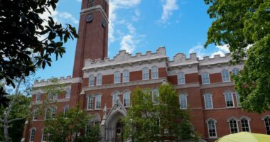 With no takers yet, White House meets with colleges still weighing an agreement with Trump