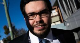 Former Liberal staffer Bruce Lehrmann has called for a forensic expert to examine the phone of a woman he's accused of raping due to claimed discrepancies in prosecution evidence.