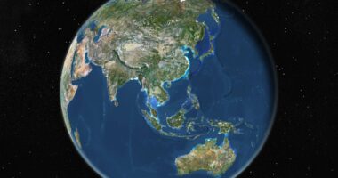 Case for investing abroad despite record U.S. market gains