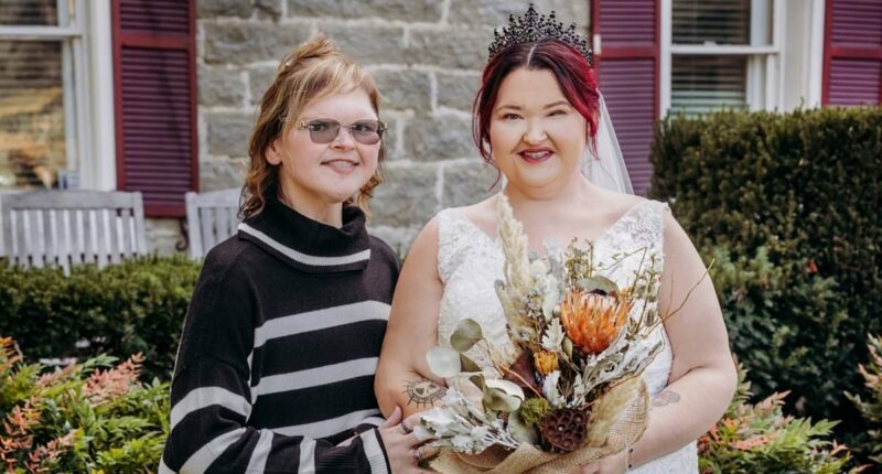 1000lb Sisters star WEDS in haunted tavern on Halloween