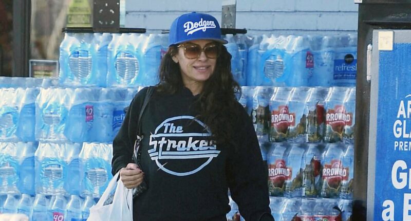 80s star who fueled dating rumors with Matthew Perry is unrecognizable