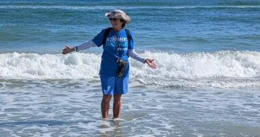 81-year-old Alzheimer’s survivor finishes nearly 3K mile walk from California to Florida