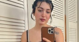 Activist angry at plane passengers for complimenting her slimness