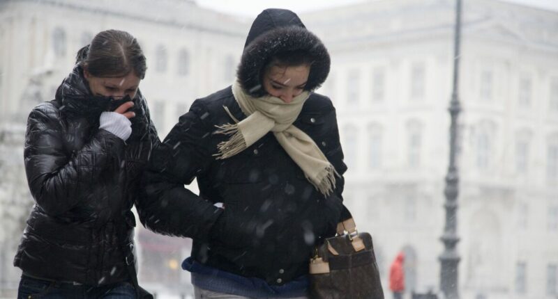 Anyone going out in cold weather urged to follow ‘face mask’ rule