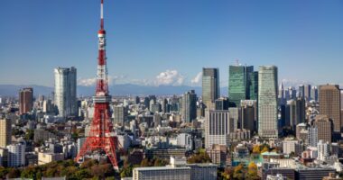 Asia markets track Wall Street's staggering reversal in AI-related stocks