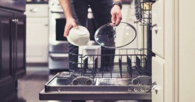 Asking Eric: Husband does housework while wife plays online games