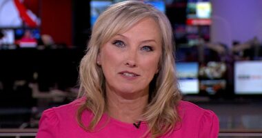 BBC staff back Martine Croxall in row over 'pregnant people'