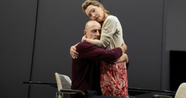 BROADWAY REVIEW: ‘Oedipus’ blends Greek tragedy and modern political intrigue