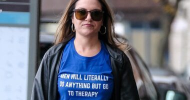 Bill de Blasio's ex brandishes VERY cutting message just days after he cheated on her with mayor from Arizona