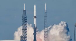 Blue Origin's New Glenn launches twin Mars probes