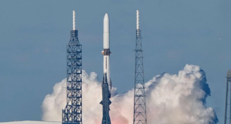 Blue Origin's New Glenn launches twin Mars probes