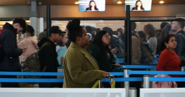 Bomb threat forces ground stop at Philadelphia airport amid chaos