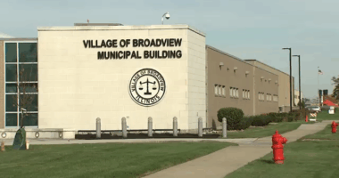 Broadview, Illinois declares 'Civil Emergency Order' amid death threats against Mayor Katrina Thompson; FBI investigating