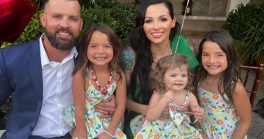 Dad who left daughter, 2, to die in hot car DIES days before prison