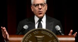 Celebrity Net Worth logo