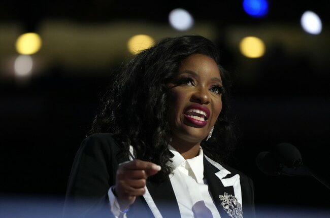 Democrats Crank the Projection Up to Eleven