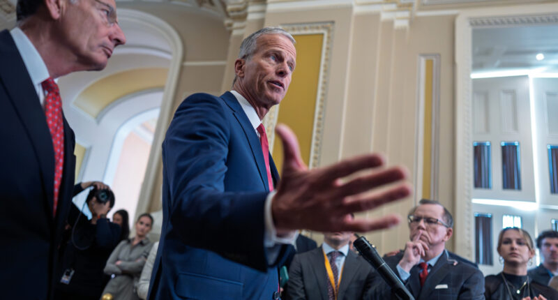 Democrats consider prolonging the government shutdown as Republicans prepare new bills without health care fix