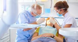 Dentist warns 'don't dismiss red flag mouth sign' if it lasts two weeks